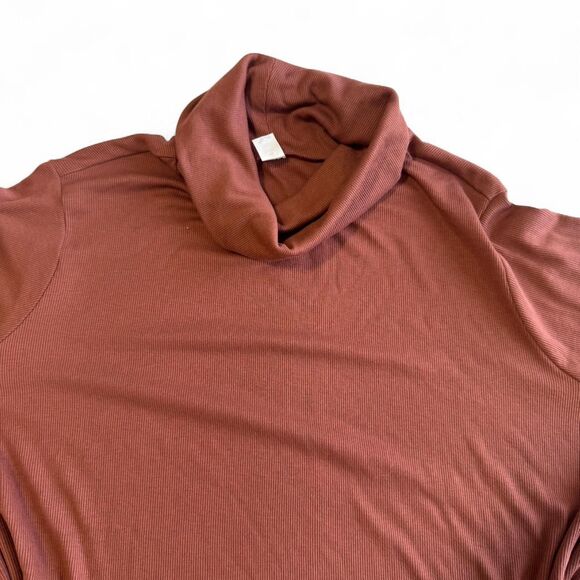 NWT Old Navy Long Sleeve Turtleneck | Woman Size 2X | Burnt Burgundy - Picture 3 of 7